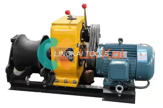 Le moteur est équipé d'un moteur à rouleaux élevés